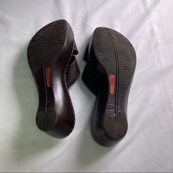 Born Women's Brown Wedge Slip On Sandals - Picture 11 of 11